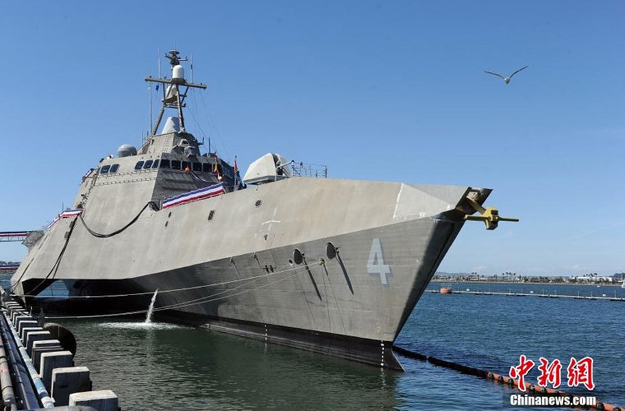 Ngày 5/4, tàu chiến đấu ven biển USS Coronado (LCS-4) của Hải quân Mỹ chính thức bắt đầu được đưa vào biên chế. Đây được coi là chiếc tàu chiến đấu ven biển thứ 4 của Hải quân Mỹ và thứ 2 thuộc lớp Independence.